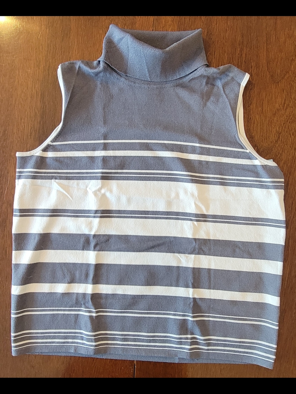 Sleeveless Striped Turtleneck Tank - Gray & White